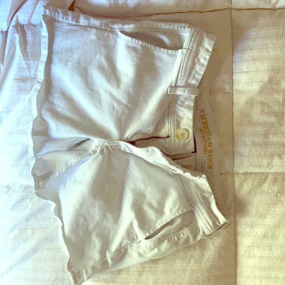 American Eagle Outfitters Pants - American Eagle Size 2 White Twill Shorts